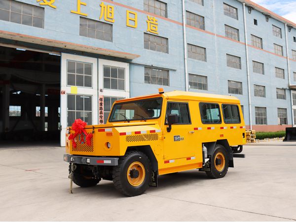 Trackless passenger vehicle RU-10